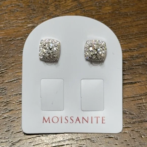 Moissanite pushback earrings - Picture 1 of 3